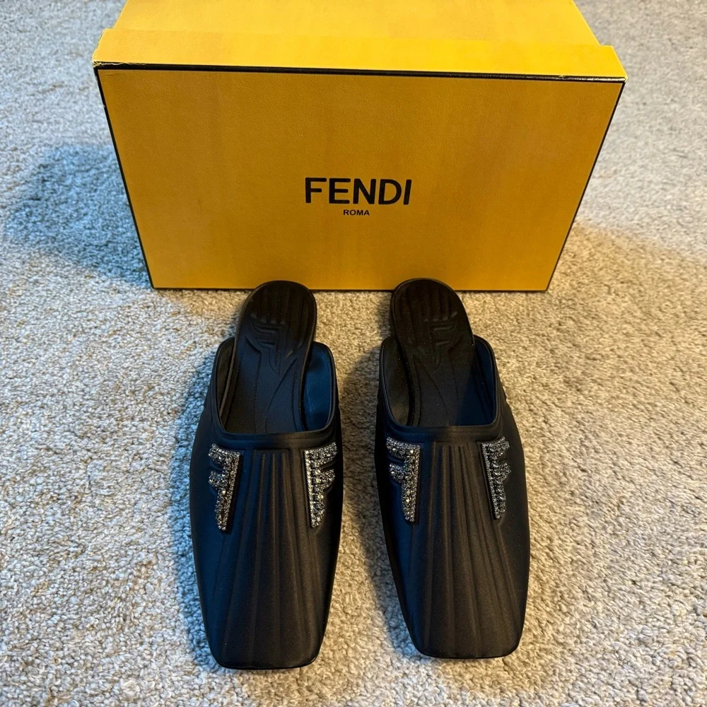 Authentic Fendi Women’s Freedom Flat Mules - Picture 1 of 3